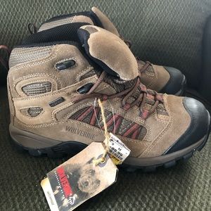 NWT’s Wolverine Men’s Size 8 (Ladies 8.5) boots
